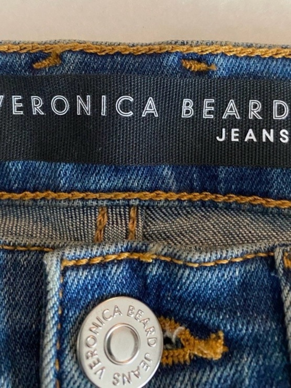 Veronica Beard Carolyn High Rise Dolphin Jeans
Hem 27 - Picture 10 of 14